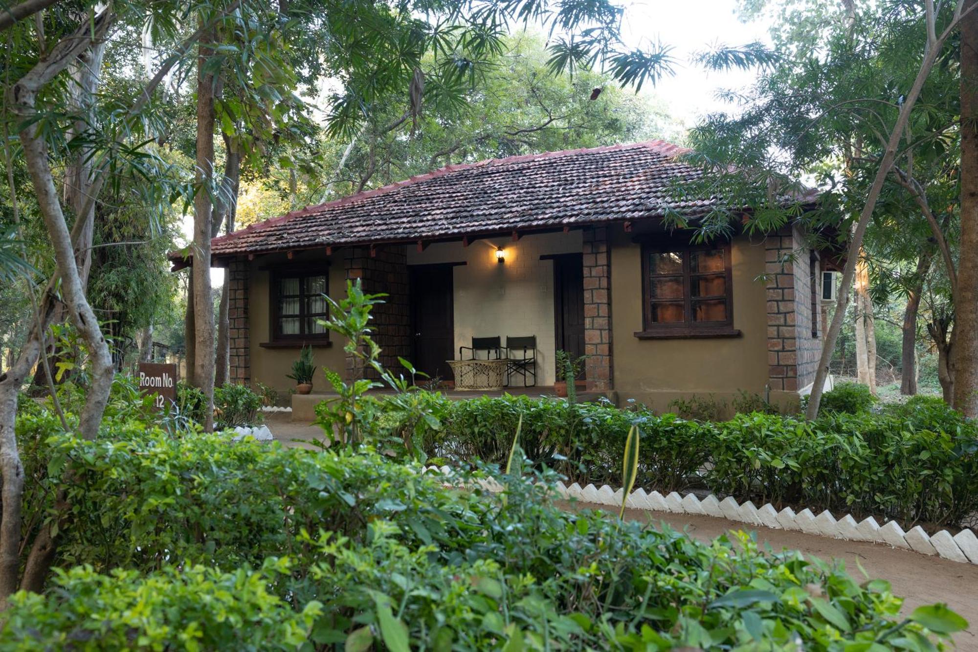Tiger Trails Resort Tala  Exterior photo