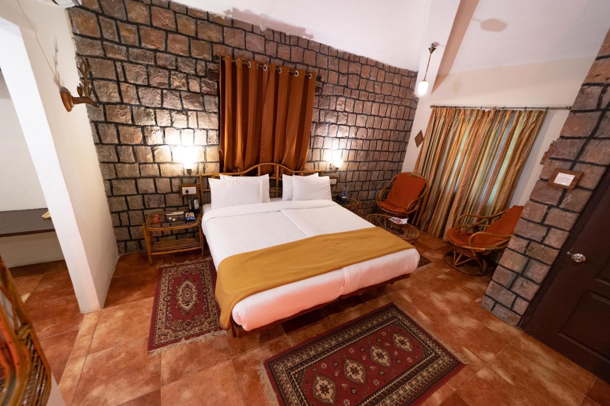 Tiger Trails Resort Tala  Exterior photo