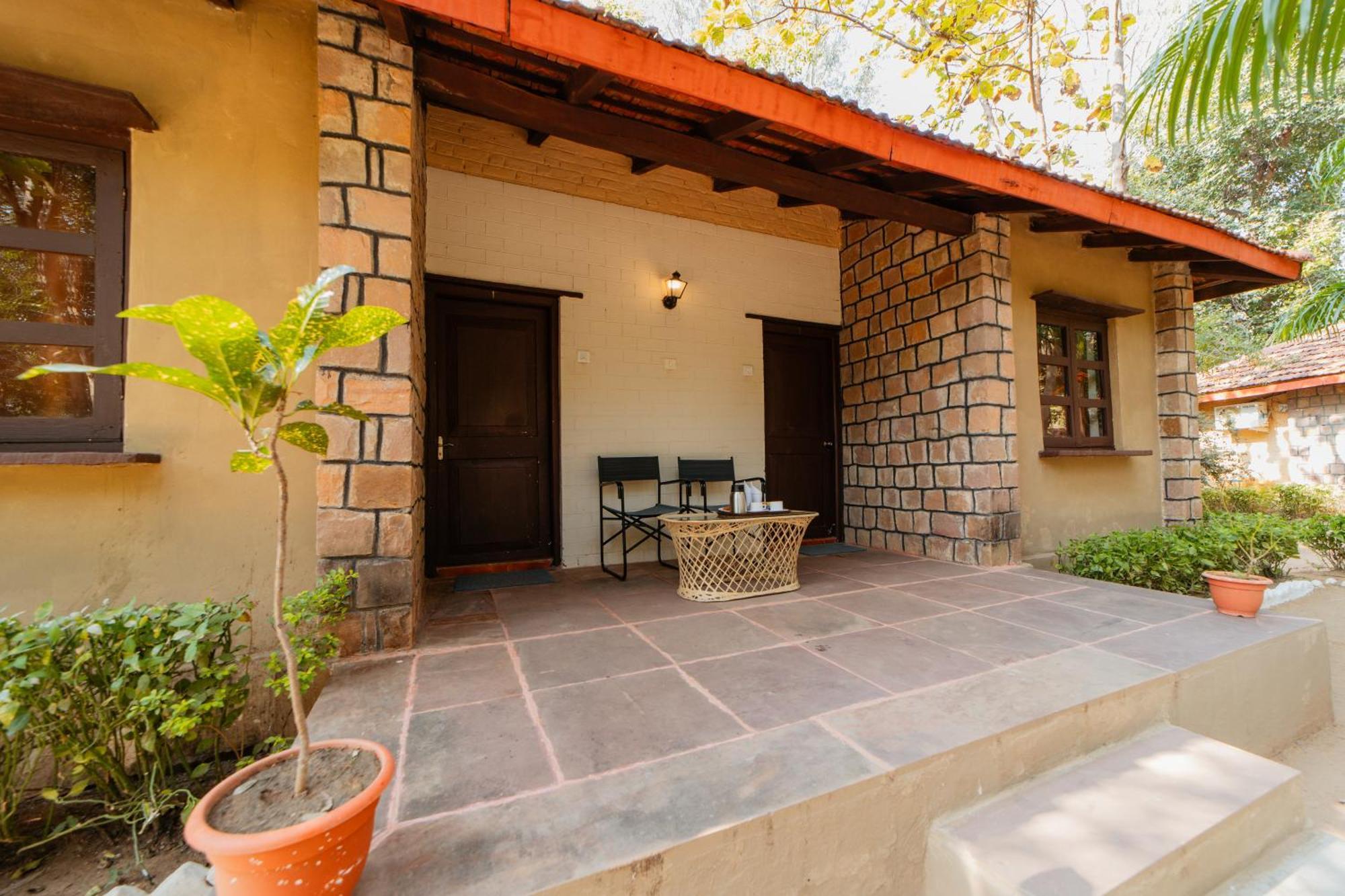 Tiger Trails Resort Tala  Exterior photo