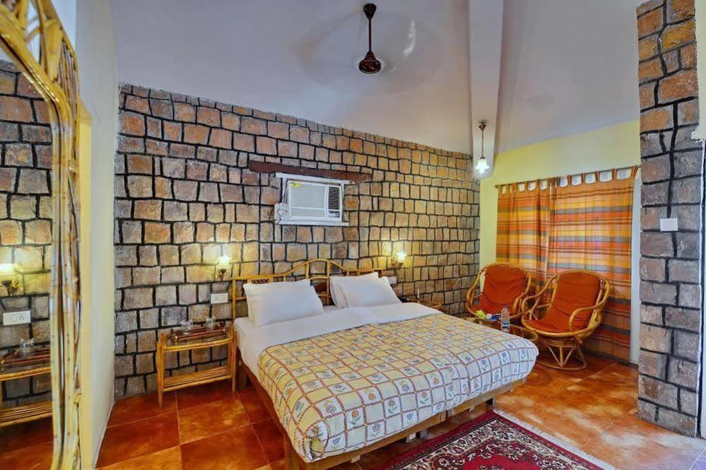 Tiger Trails Resort Tala  Exterior photo